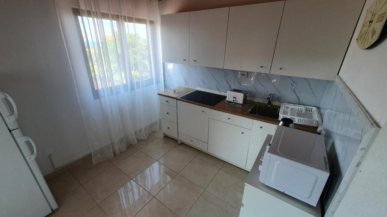 Apartment Karlos Novalja
