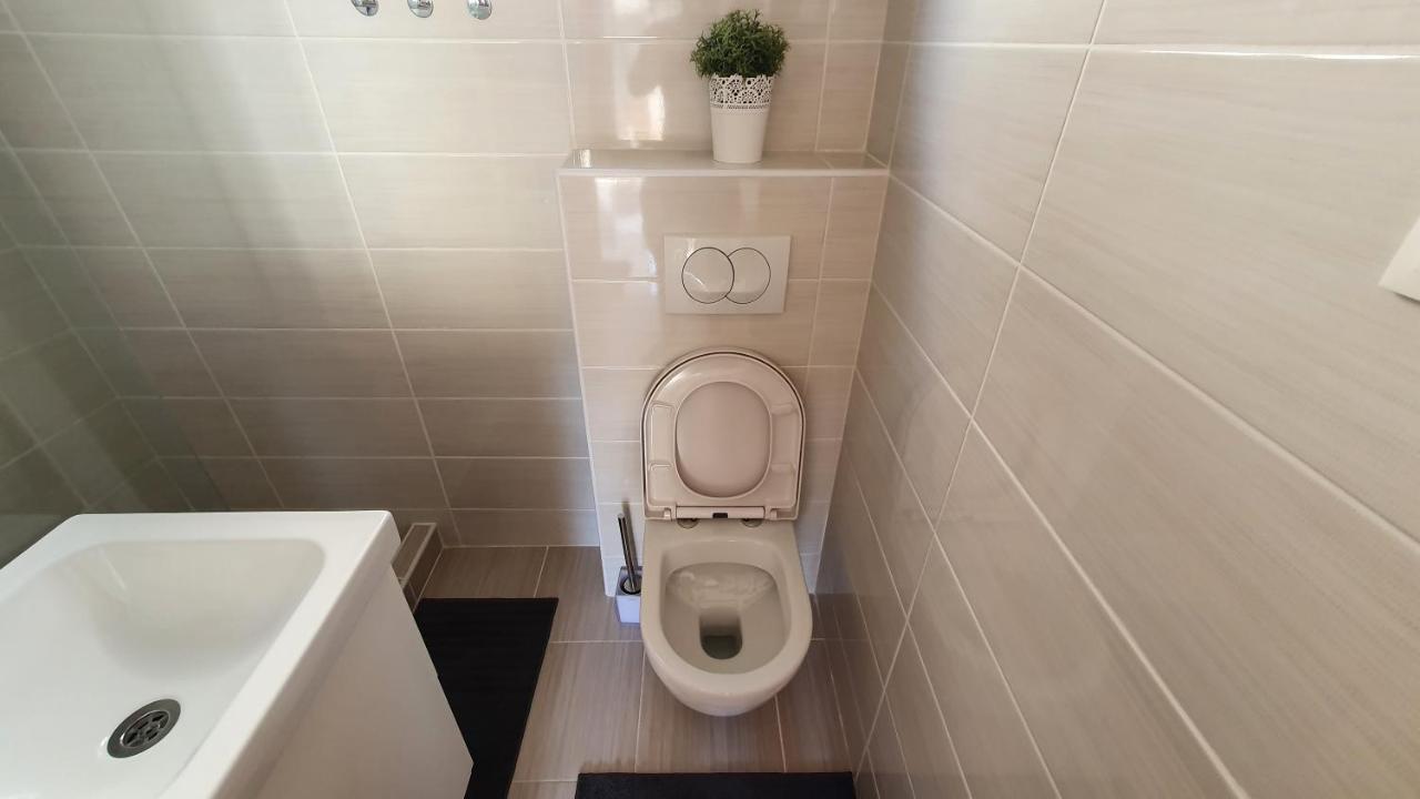 Apartment Karlos Novalja